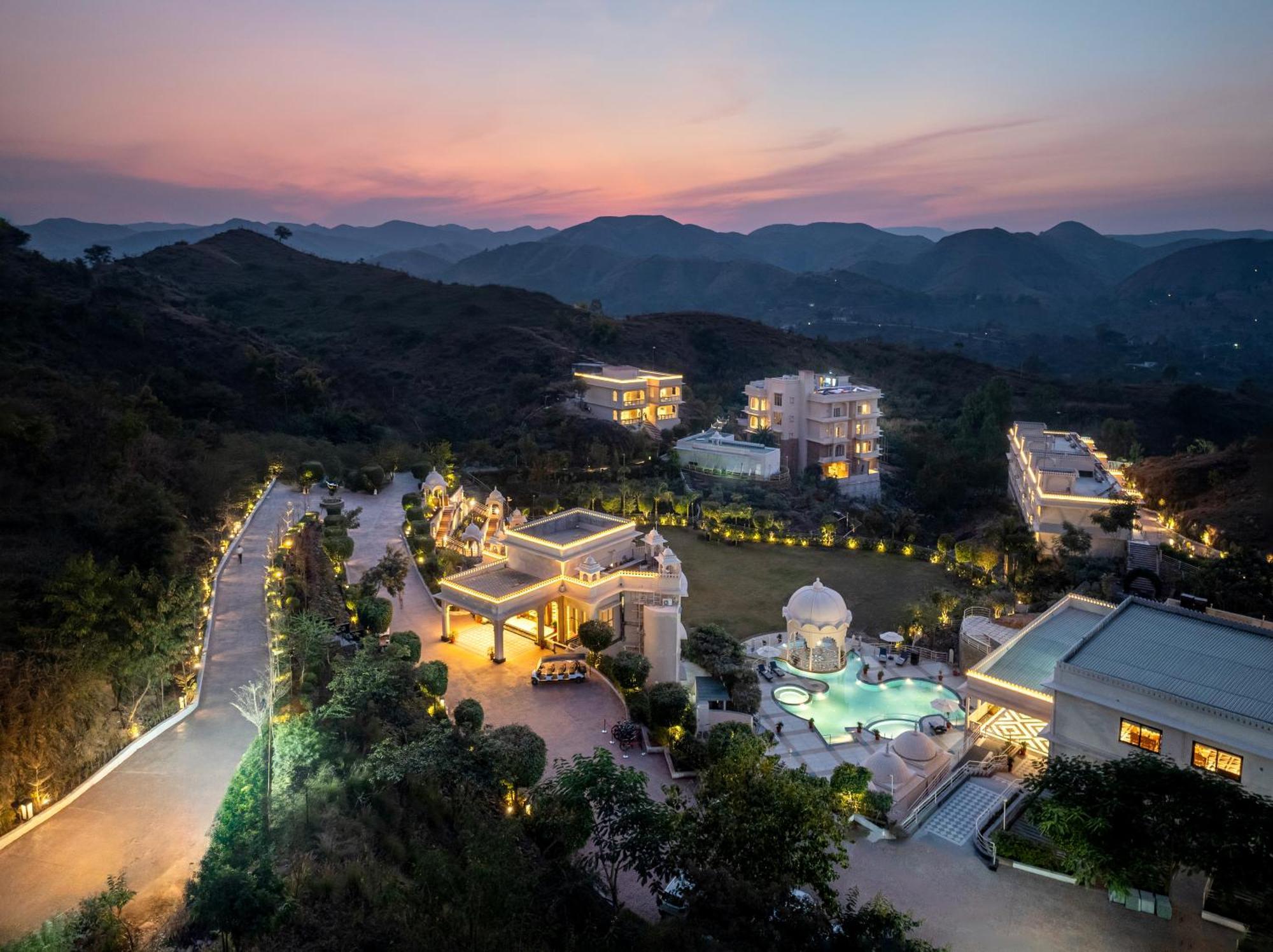 Sayaji Resorts & Spa ウダイプル エクステリア 写真