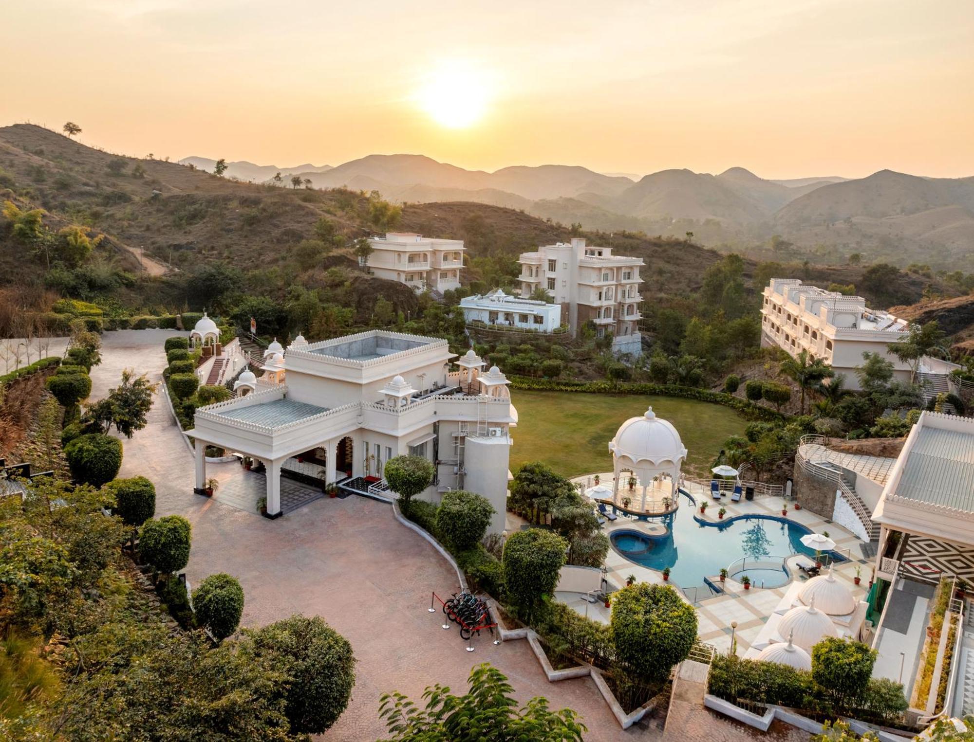 Sayaji Resorts & Spa ウダイプル エクステリア 写真