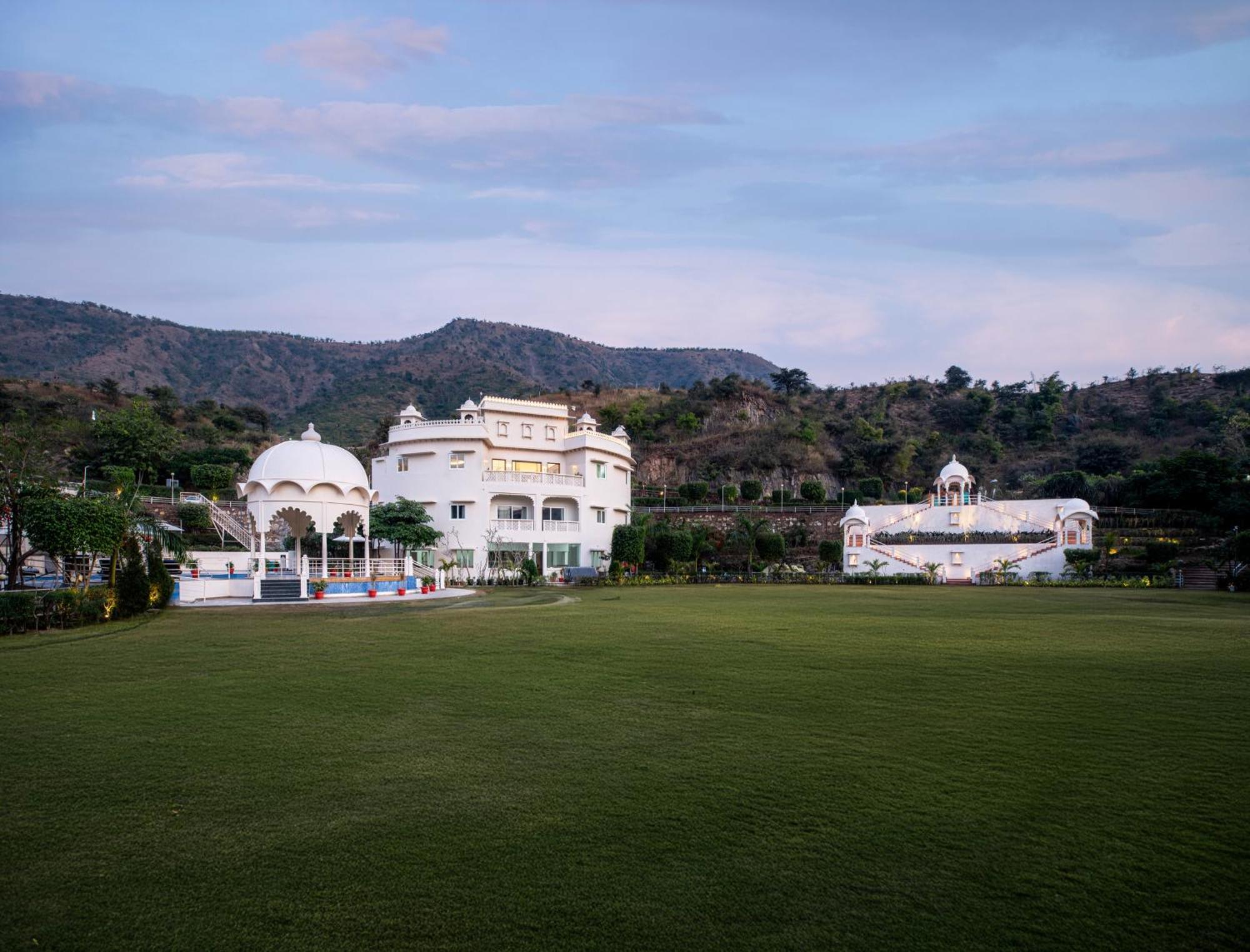Sayaji Resorts & Spa ウダイプル エクステリア 写真