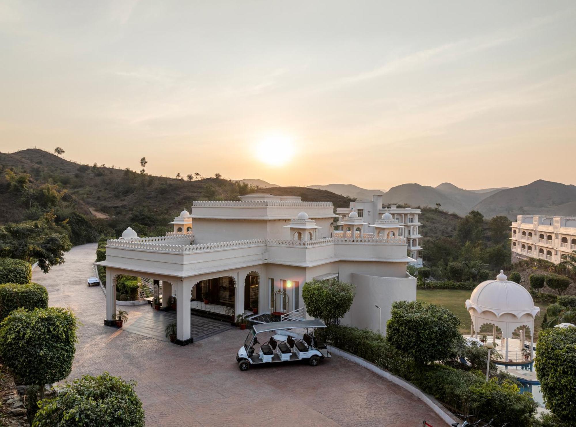Sayaji Resorts & Spa ウダイプル エクステリア 写真